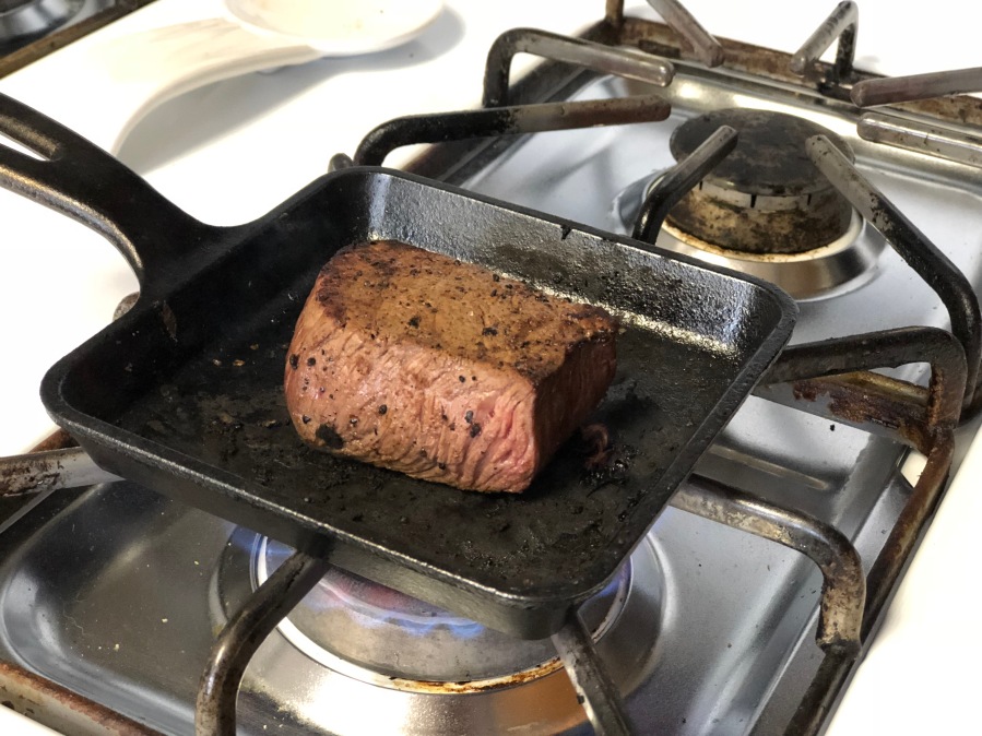 Steak: cast iron vs. Teflon
